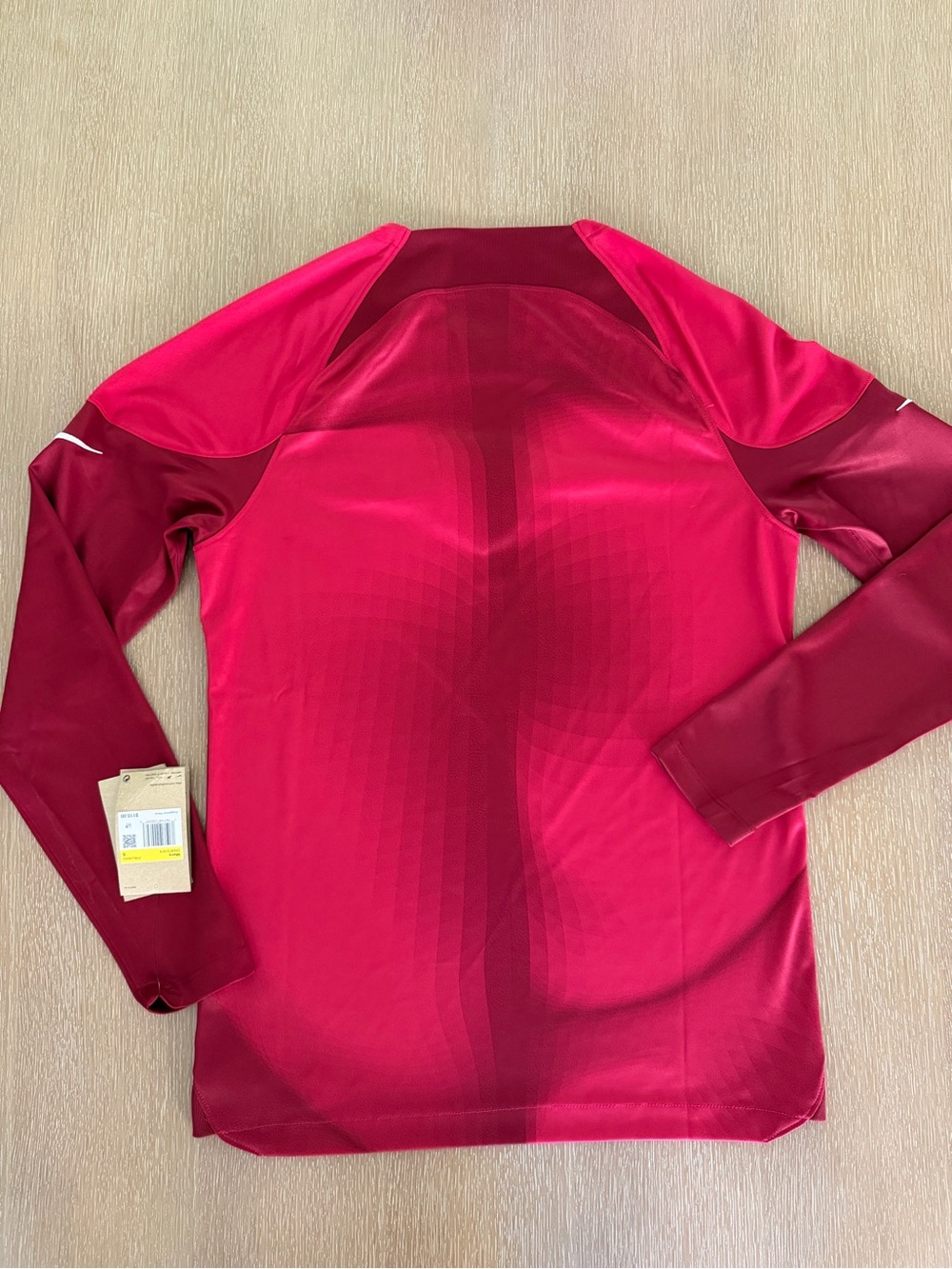 Official Nike Red USA Long-Sleeve Soccer Jersey - Picture 6 of 6